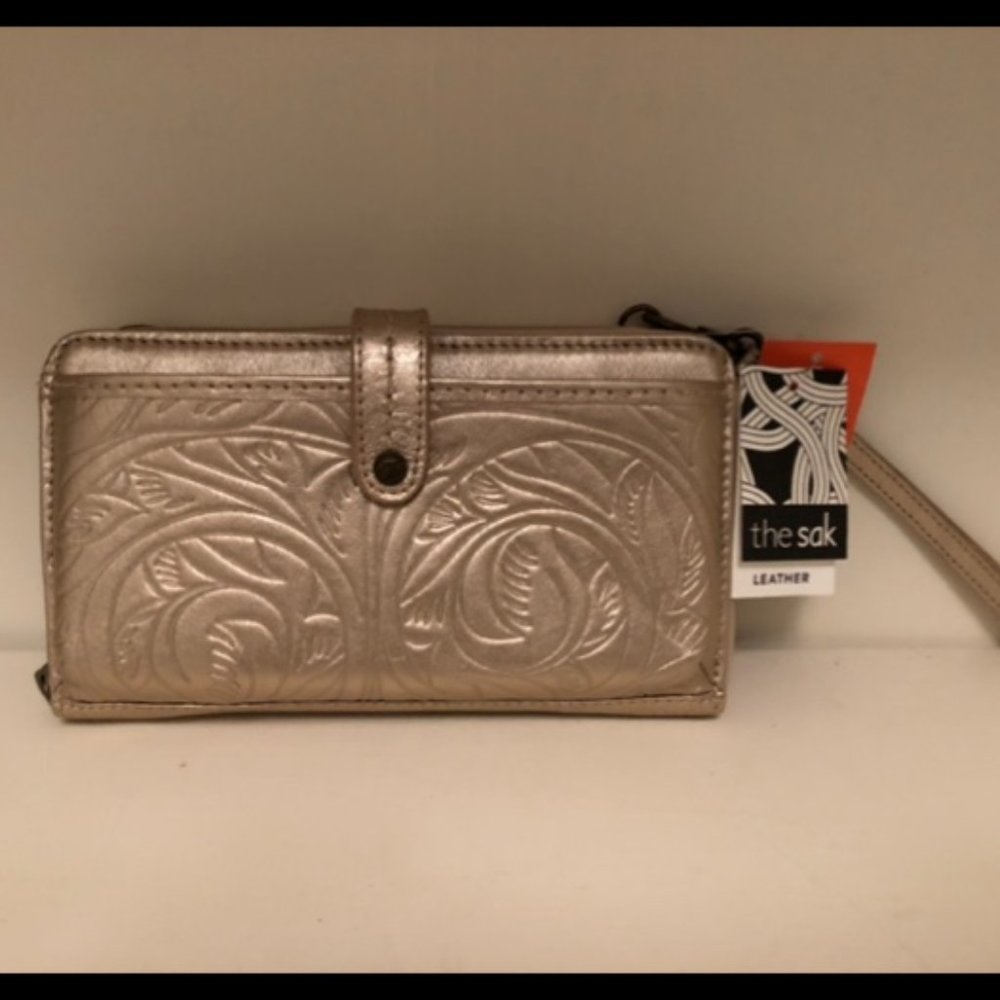 Band new clutch by The Sak